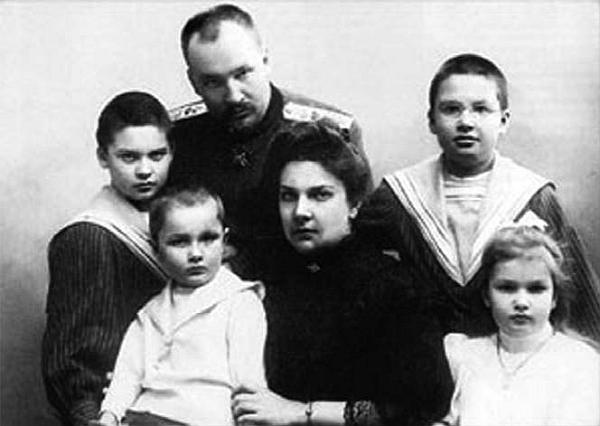 Иллюстрация к книге — Претерпевшие до конца. Судьбы царских слуг, оставшихся верными долгу и присяге [_30.jpg]