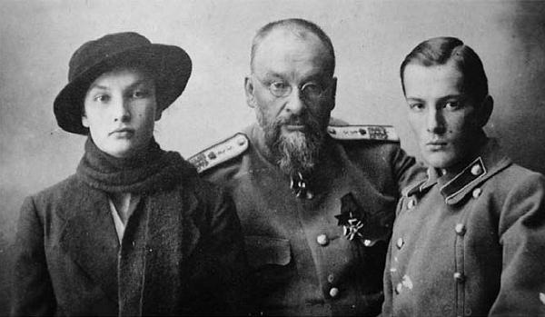 Иллюстрация к книге — Претерпевшие до конца. Судьбы царских слуг, оставшихся верными долгу и присяге [_34.jpg]