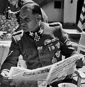 Иллюстрация к книге — Командиры "Лейбштандарта" [i_011.jpg]