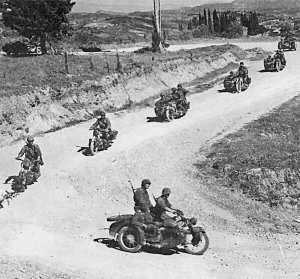 Иллюстрация к книге — Командиры "Лейбштандарта" [i_032.jpg]