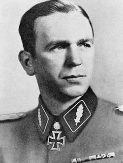 Иллюстрация к книге — Командиры "Лейбштандарта" [i_047.jpg]