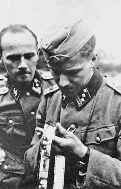 Иллюстрация к книге — Командиры "Лейбштандарта" [i_060.jpg]