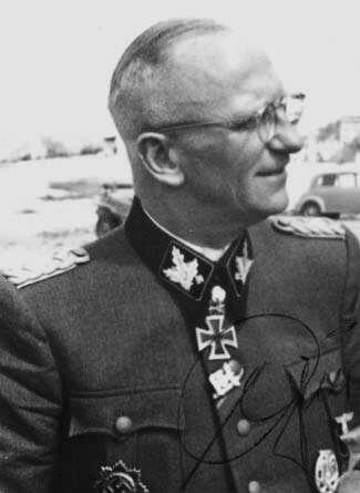 Иллюстрация к книге — Командиры элитных частей СС [gilleh1.jpg]