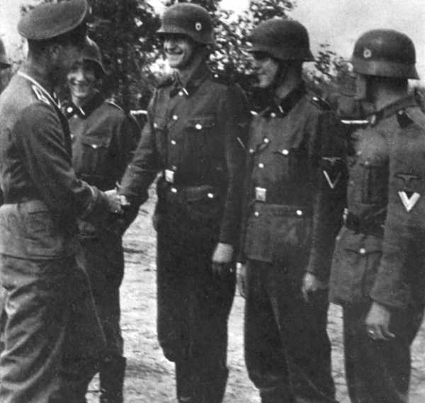 Иллюстрация к книге — Командиры элитных частей СС [i003.jpg]