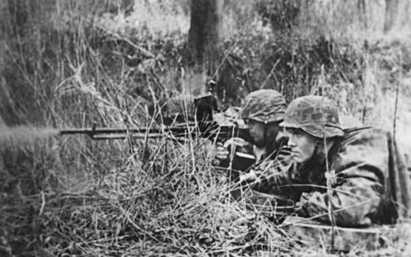 Иллюстрация к книге — Командиры элитных частей СС [i021.jpg]