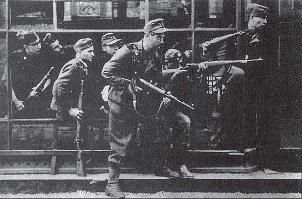 Иллюстрация к книге — Командиры национальных формирований СС [i_018.jpg]