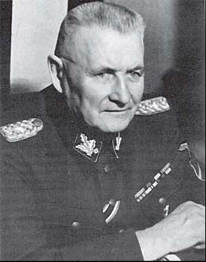 Иллюстрация к книге — Командиры национальных формирований СС [i_060.jpg]