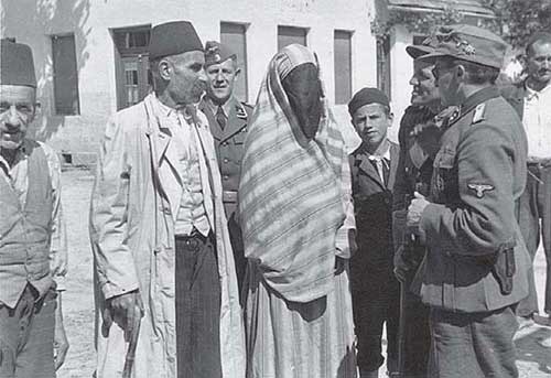 Иллюстрация к книге — Командиры национальных формирований СС [i_076.jpg]