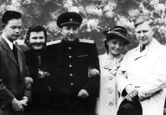 Иллюстрация к книге — Руденко. Генеральный прокурор СССР [i_176.jpg]