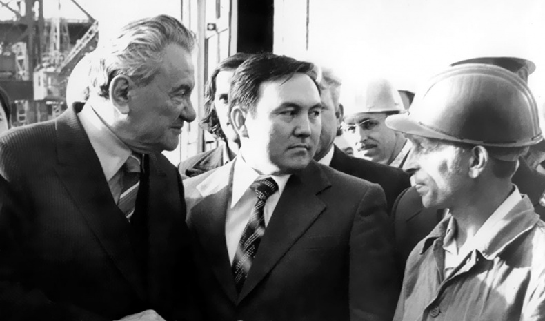 Иллюстрация к книге — Имя, ставшее эпохой. Нурсултан Назарбаев: новое прочтение биографии [i_041.jpg]