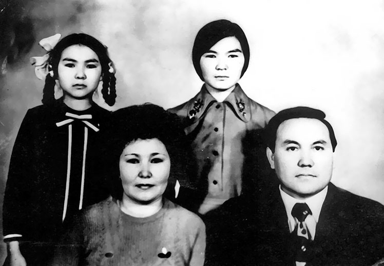 Иллюстрация к книге — Имя, ставшее эпохой. Нурсултан Назарбаев: новое прочтение биографии [i_054.jpg]