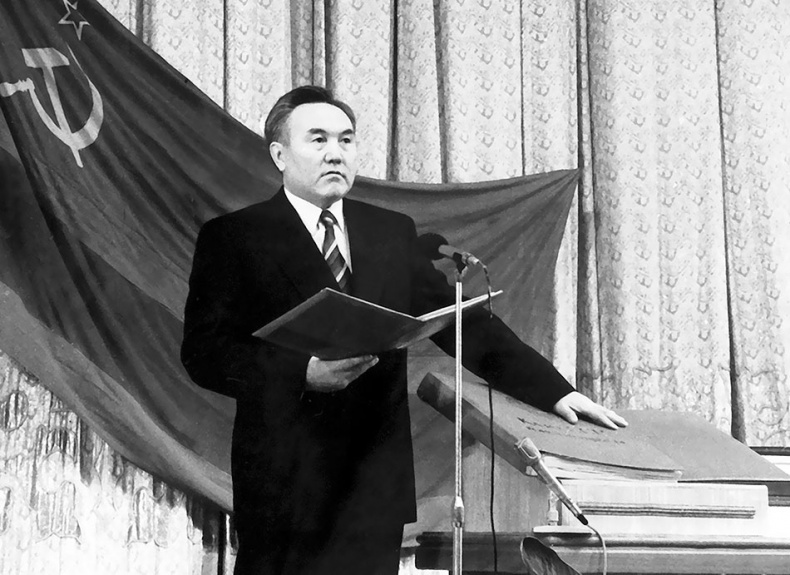 Иллюстрация к книге — Имя, ставшее эпохой. Нурсултан Назарбаев: новое прочтение биографии [i_055.jpg]