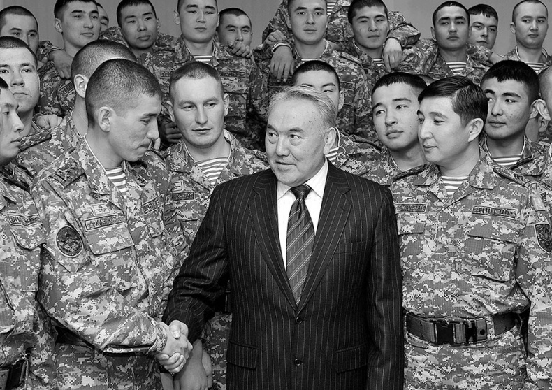 Иллюстрация к книге — Имя, ставшее эпохой. Нурсултан Назарбаев: новое прочтение биографии [i_088.jpg]