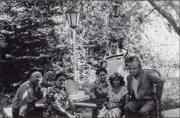 Иллюстрация к книге — Михаил Горбачев: Жизнь до Кремля [image37.jpg]