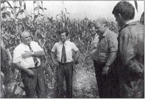 Иллюстрация к книге — Михаил Горбачев: Жизнь до Кремля [image40.jpg]