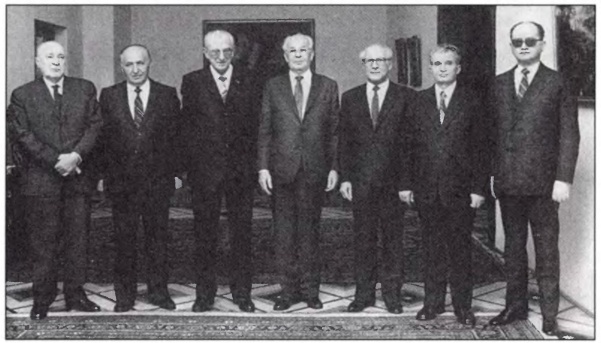 Иллюстрация к книге — Михаил Горбачев: Жизнь до Кремля [image51.jpg]