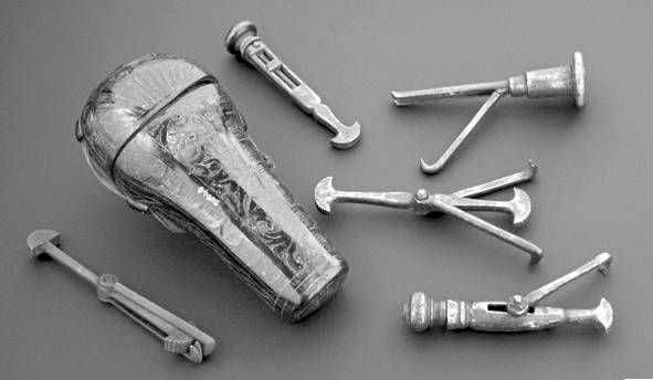 Иллюстрация к книге — Из истории зубоврачевания, или Кто лечит зубы монархам [i_184.jpg]