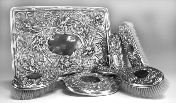 Иллюстрация к книге — Из истории зубоврачевания, или Кто лечит зубы монархам [i_221.jpg]