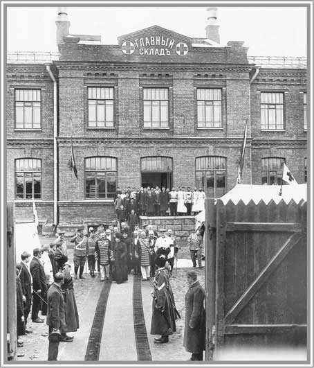 Иллюстрация к книге — Благотворительность семьи Романовых. XIX – начало XX в. Повседневная жизнь Российского императорского двора [i_015.jpg]