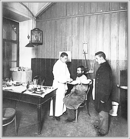 Иллюстрация к книге — Благотворительность семьи Романовых. XIX – начало XX в. Повседневная жизнь Российского императорского двора [i_047.jpg]