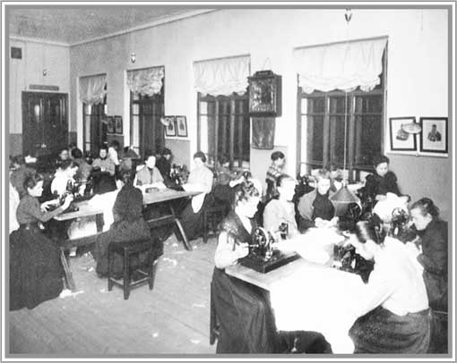 Иллюстрация к книге — Благотворительность семьи Романовых. XIX – начало XX в. Повседневная жизнь Российского императорского двора [i_052.jpg]