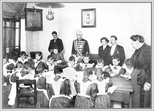 Иллюстрация к книге — Благотворительность семьи Романовых. XIX – начало XX в. Повседневная жизнь Российского императорского двора [i_056.jpg]