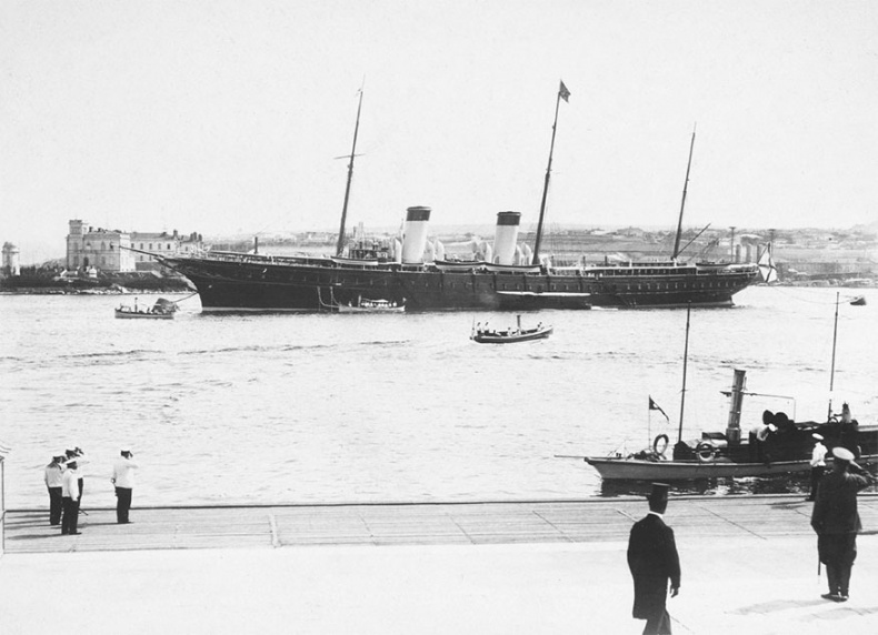 Иллюстрация к книге — Императорская кухня. XIX - начало XX в. Повседневная жизнь Российского императорского двора Уцененный товар (№1) [i_015.jpg]