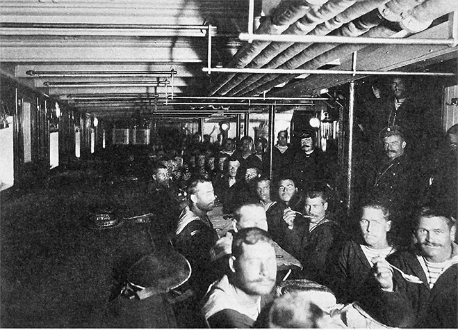 Иллюстрация к книге — Императорская кухня. XIX - начало XX в. Повседневная жизнь Российского императорского двора Уцененный товар (№1) [i_017.jpg]