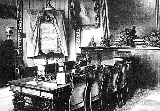 Иллюстрация к книге — Люди Зимнего дворца. Монаршие особы, их фавориты и слуги [i_155.jpg]