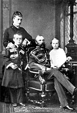 Иллюстрация к книге — Люди Зимнего дворца. Монаршие особы, их фавориты и слуги [i_159.jpg]