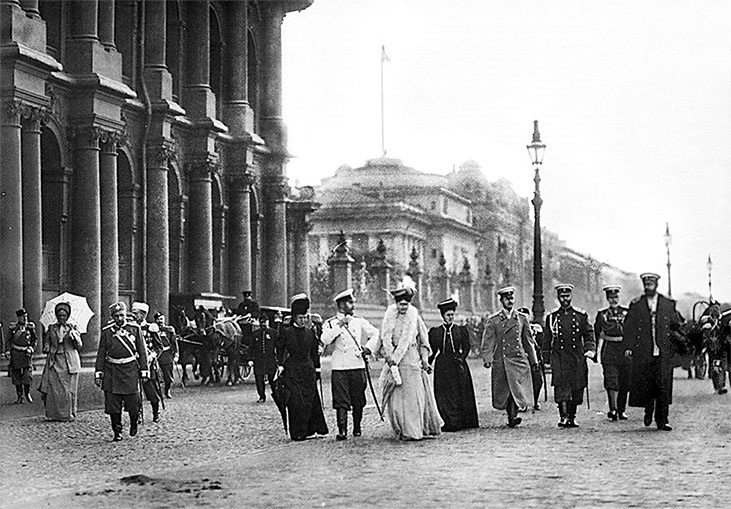 Иллюстрация к книге — Люди Зимнего дворца. Монаршие особы, их фавориты и слуги [i_377.jpg]