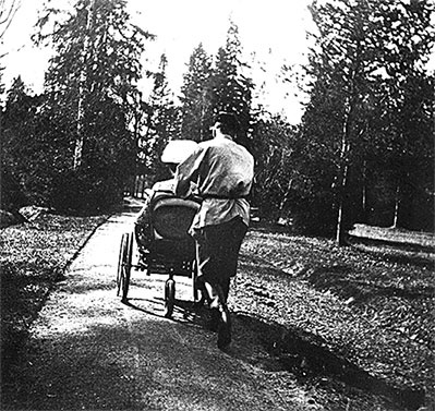 Иллюстрация к книге — Люди Зимнего дворца. Монаршие особы, их фавориты и слуги [i_438.jpg]