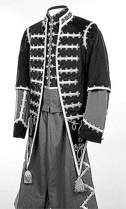 Иллюстрация к книге — Люди Зимнего дворца. Монаршие особы, их фавориты и слуги [i_468.jpg]