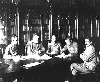 Иллюстрация к книге — Люди Зимнего дворца. Монаршие особы, их фавориты и слуги [i_535.jpg]