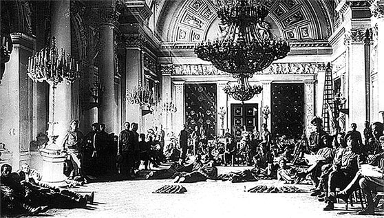 Иллюстрация к книге — Люди Зимнего дворца. Монаршие особы, их фавориты и слуги [i_537.jpg]