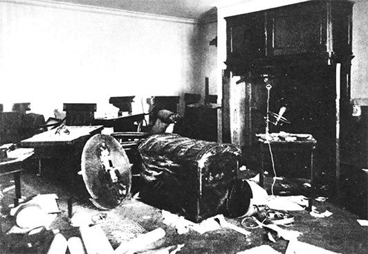 Иллюстрация к книге — Люди Зимнего дворца. Монаршие особы, их фавориты и слуги [i_564.jpg]