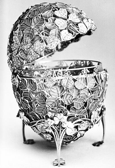 Иллюстрация к книге — Ювелирные сокровища Российского императорского двора [_109.jpg]