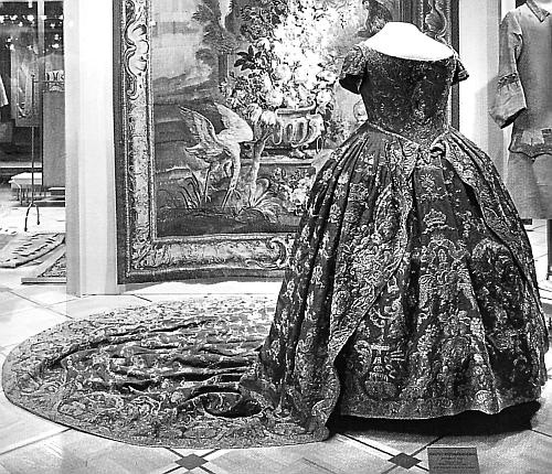 Иллюстрация к книге — Ювелирные сокровища Российского императорского двора [_158.jpg]