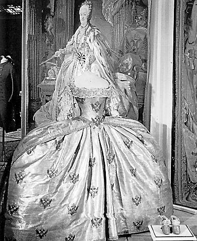 Иллюстрация к книге — Ювелирные сокровища Российского императорского двора [_188.jpg]