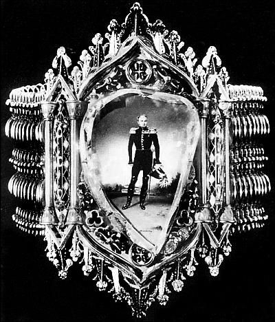 Иллюстрация к книге — Ювелирные сокровища Российского императорского двора [_227.jpg]