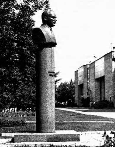 Иллюстрация к книге — Неизвестный Поликарпов [i_078.jpg]