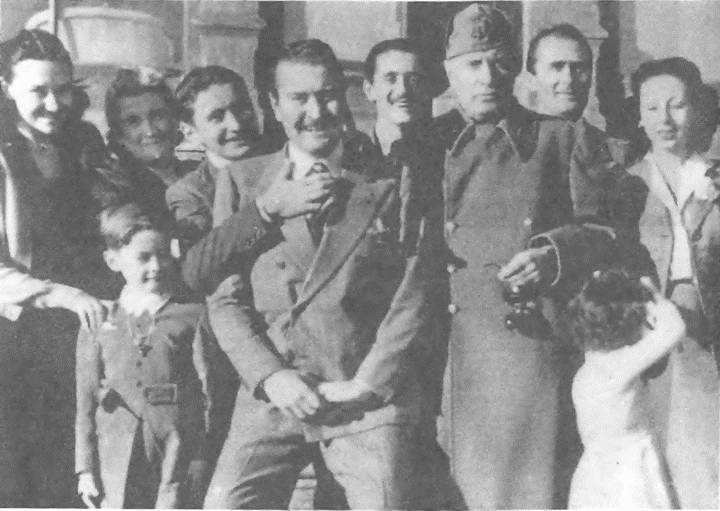 Иллюстрация к книге — Жизнь и смерть Бенито Муссолини [i_035.jpg]