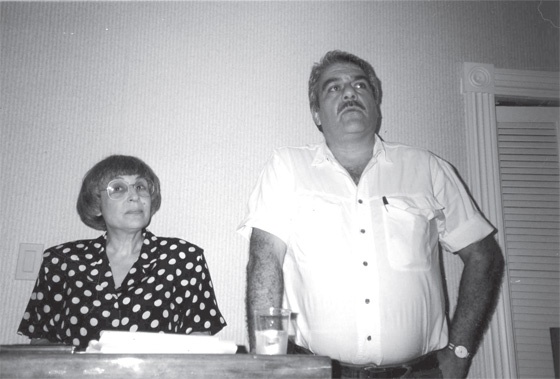 Иллюстрация к книге — Быть Сергеем Довлатовым. Традегия веселого человека [i_028.jpg]