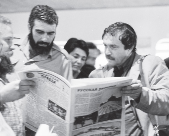 Иллюстрация к книге — Быть Сергеем Довлатовым. Традегия веселого человека [i_030.jpg]