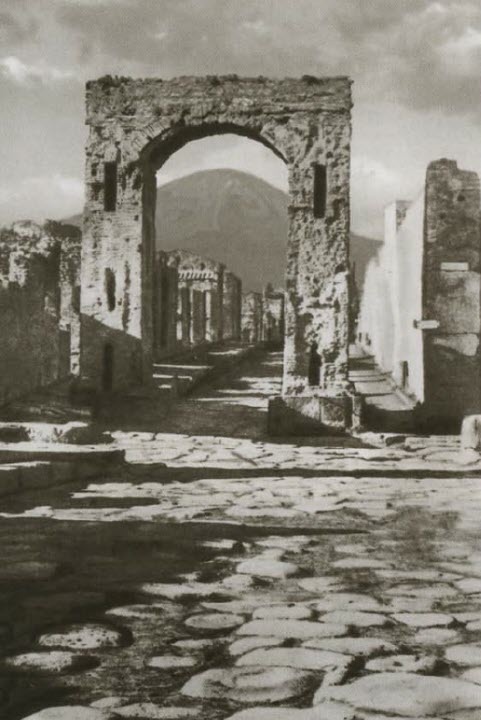 Иллюстрация к книге — Калигула [i_026.jpg]