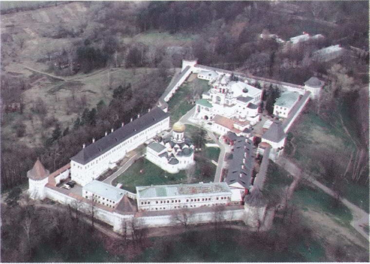 Иллюстрация к книге — Юрий Звенигородский [i_050.jpg]