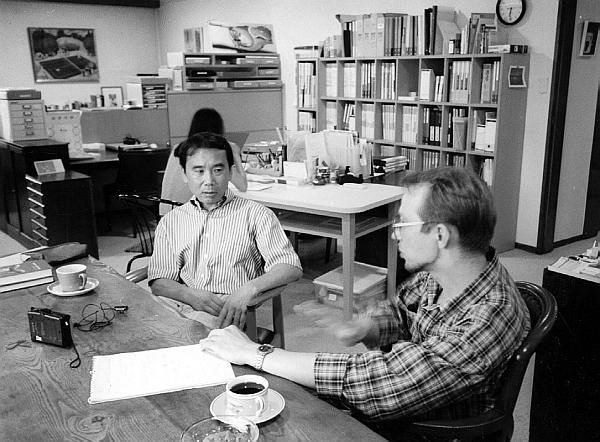 Иллюстрация к книге — Суси-нуар. Занимательное муракамиедение [_24.jpg]