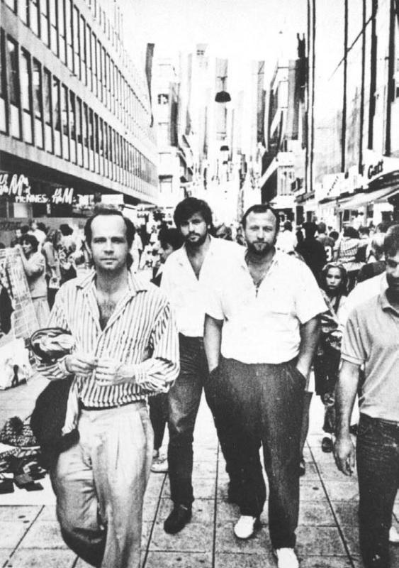 Иллюстрация к книге — Бандитский Петербург. 25 лет спустя [vkl1_11_2.jpg]