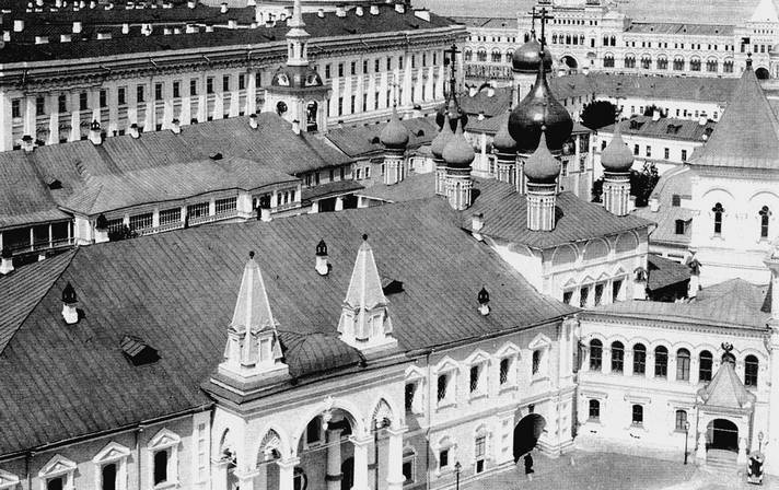 Иллюстрация к книге — Подлинная история Дома Романовых. Путь к святости [i_015.jpg]