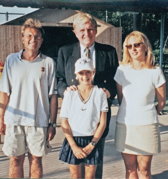 Иллюстрация к книге — Неудержимая. Моя жизнь [i_010.jpg]